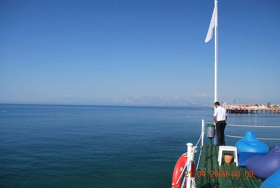 imagini hotel TITANIC LARA